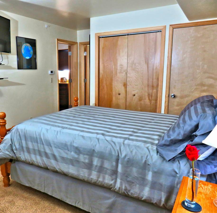 Mein Haus Bed & Breakfast Avon Exterior photo