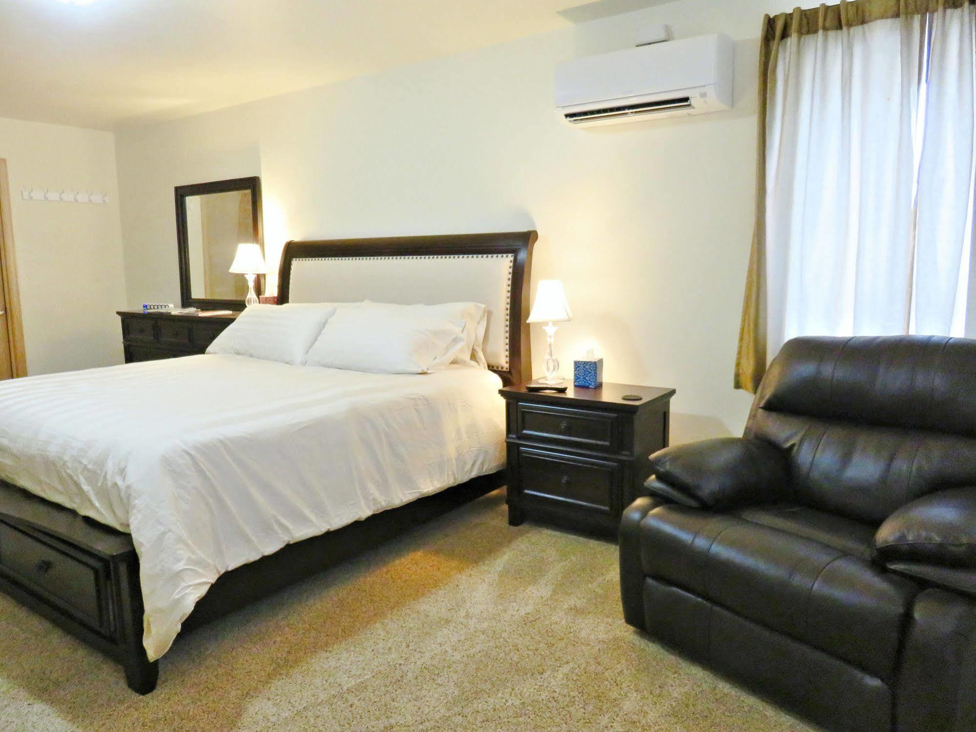 Mein Haus Bed & Breakfast Avon Exterior photo