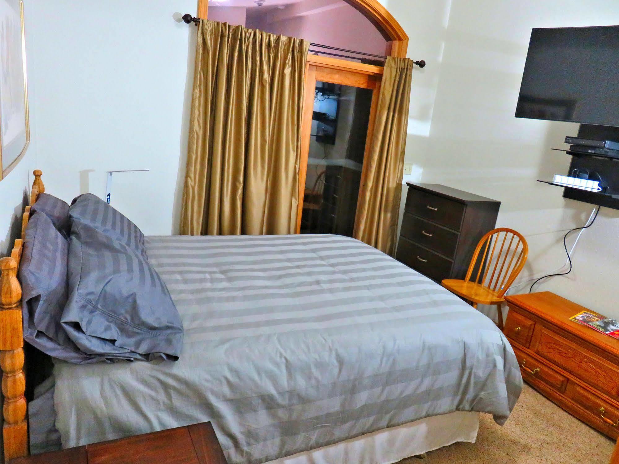 Mein Haus Bed & Breakfast Avon Exterior photo
